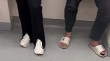 男子第一次去上海，刚上地铁看到脚下，男子突然自卑了