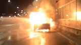 火光冲天！杭州高架上一法拉利冬夜自燃