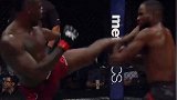 UFC经典侧踢爆头KO！这肌肉爆发力太强了