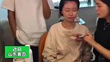 零零后儿子陪40岁妈妈拍婚纱照