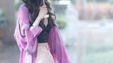 下雨天谁能告诉我，小姐姐在做什么？