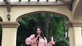 气质小姐姐舞一段给你,这个夏天你们靠啥续命。
