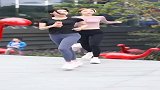 两个跑步的小姐姐，好性感