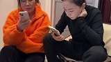 这闺女是漏风的小棉袄，哪壶不开提哪壶