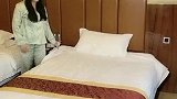 第一次住高级宾馆，款已经付了，再怎么冷也得将就住一晚上吧