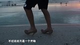 穿高跟鞋跑步什么滋味外国小伙亲自上阵，请你憋住别笑