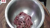 大厨教你炒孜然羊肉，上浆过程详细，不用嫩肉粉，羊肉照样软嫩