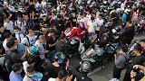 看我镜头那小子是谁呀摩博会
