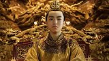 王俊凯机场偶遇张艺谋，秒变小可爱，聊天也是相当有礼貌
