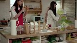 美女拿果酱给室友吃，怎料室友竟变本加厉，全偷吃光了！