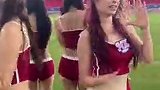 啦啦队美女小姐姐为武汉“汉超”宣传助威