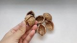 核桃壳用火烤一烤，真的太神奇了，解决不少家庭的烦恼事