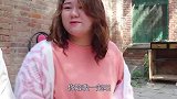 婚后七八年没怀孕，老公和婆婆不嫌弃领养个女孩，不久全家乐开花