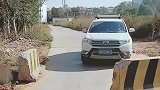 江西车主对自己很有自知之明，绕道也要保护爱车！