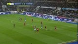 第34分钟斯特拉斯堡球员阿若克射门