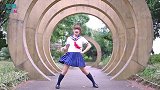 小姐姐跳宅舞，还穿着水手服，实在太可爱了