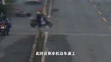轿车从天而降电动车主被撞身亡，超速抢道酿成大祸！