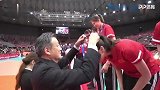 女排世界杯颁奖典礼盛况 中国女排全队捧起冠军奖杯
