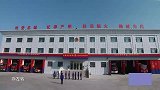 李承铉练弓步跳已经很逗了，看一眼张智霖，瞬间憋不住笑！