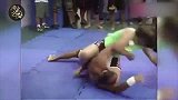 【异性格斗】男VS女MMA比赛，巴西柔术缩小生理差距！