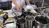 9块8吃特色小馄饨和一笼三丁烧麦 个头比别家大稍有点重口