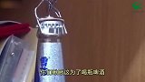 爆笑：两人一坐还挺般配，像极了爱情