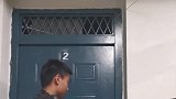 回宿舍没带钥匙，他用了自己的办法解决了