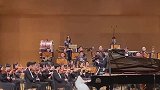 7岁甜馨音乐厅演奏钢琴不怯场李小璐台下录视频
