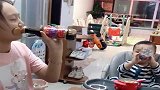 弟弟套路姐姐，眼前这一幕咱也不敢说，咱也不敢问！