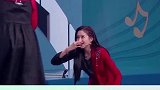 晓彤穿裙子不方便比划 玲姐暖心解围 真好 王牌对王牌  贾玲  关晓彤  沈腾