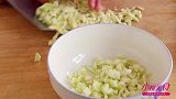 茄子包饺子，原来这么好吃，我家隔三差五吃，比纯肉饺子还香