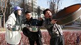 小伙运气爆棚，喝奶茶连连中奖，不料最后一杯是巨型奶茶