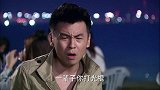 兄弟2人在喝酒聊天，穷小伙情绪激动说真心话，这一段话真扎心！