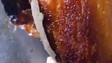 刚出锅的烤红薯，色香味俱全，掰开的那一刻看得我口水直流！