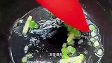 别总给孩子吃白粥了，没营养还占肚子，这个时蔬鲜虾粥好吃又营养