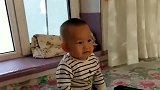 音乐响起萌娃立马开始摇摆，这是未来的蹦迪达人啊