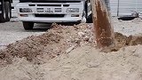 吸土的挖掘机你见过吗