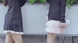 网红美女准备搭讪小哥哥时，被闺蜜撞见，害羞极了！