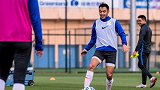中国足球休赛期日常：张玉宁参与合练 冯潇霆