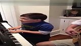 6岁孤独症钢琴天才弹唱网络爆红