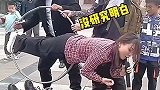 身上有机关吗，怎么悬空的