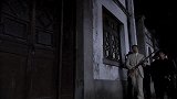 榔头被人用枪指着，不料他一句话，令对手乖乖放下枪！