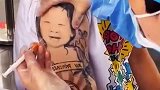 打疫苗现场拍下这一幕，大哥这顿操作，承包了我一天的笑点