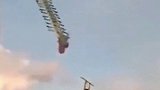 印度尼西亚 12岁男孩被龙型巨大飞筝带上天……还好生命无碍！