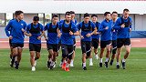 青岛队训练日记：三外援形影不离 全队训练氛围轻松