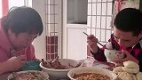 爸爸你这样对待爷爷奶奶，以后老了我也这样对待你们！