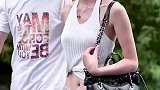 情侣吵架后，谁应该主动承认自己的错误