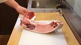 日本大厨买一大根“鱼骨头”，做成寿司吃，老吃货看了都说懂吃