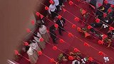 婚礼现场好兄弟房顶喊话新郎，社牛朋友勇敢寻找爱情