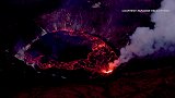 夏威夷：基拉韦厄火山喷发，火山口宛如地狱眼